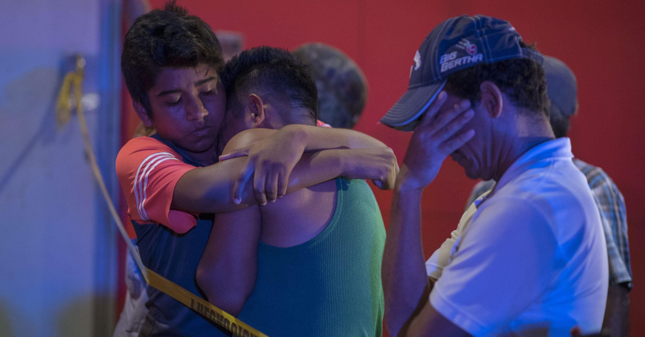 Gobernador acusa a Fiscalía de liberar a atacante de bar en Veracruz; la dependencia niega haberlo detenido