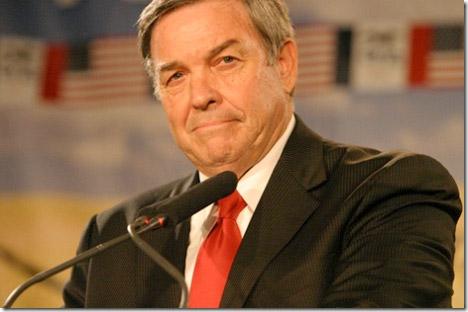 Propondrá congresista proyecto para deportar a indocumentados de EUA