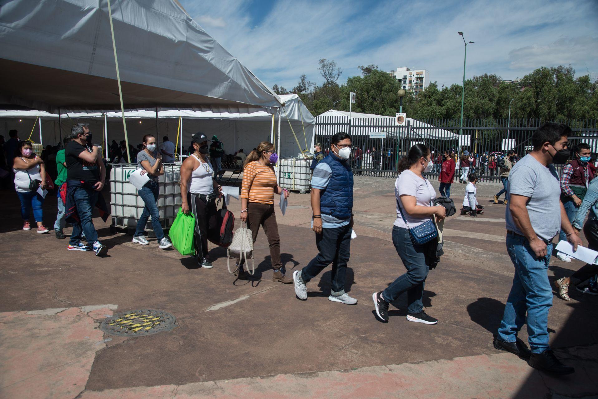 Salud reporta 26 mil casos más de COVID y 579 muertes