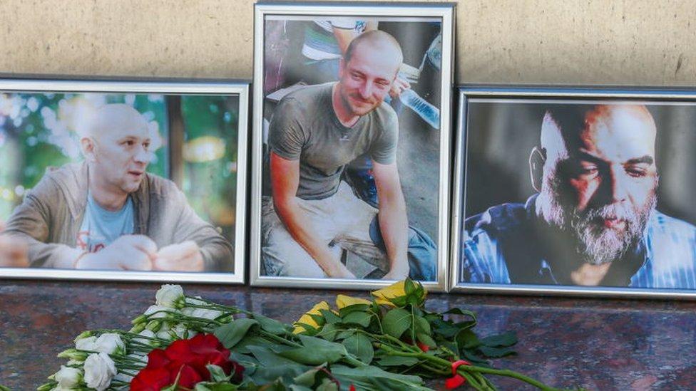 Los misterios detrás del asesinato de tres periodistas rusos que investigaban la conexión del Kremlin con mercenarios de guerra en África
