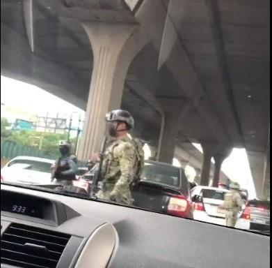 Marina despliega operativo en Periférico por denuncia de secuestro