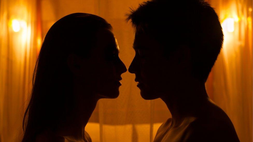 ¿Se sienten los jóvenes presionados para tener sexo demasiado pronto?