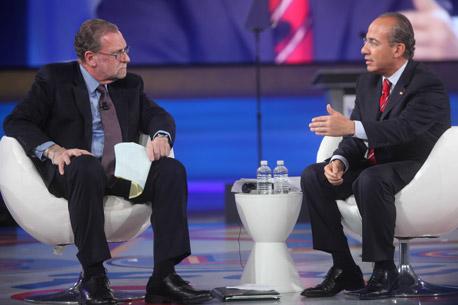 <i>Springbreakers</i> sólo recibieron <i>shots</i> de tequila: Calderón