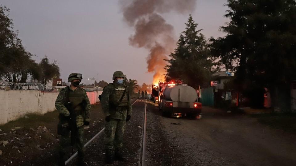 Muere segunda persona por explosión en toma clandestina en Puebla