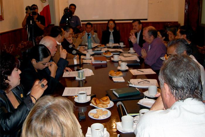 Tribunal del DF se da doble aguinaldo por “exceso” de trabajo