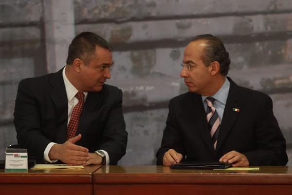 García Luna y Calderón arremeten contra Fox por no atacar al narco
