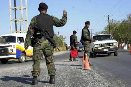 Propone senador colocar cámaras de video en retenes