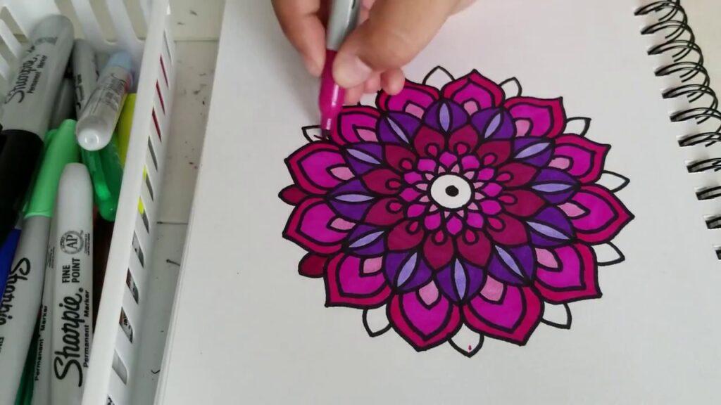 Dibujar y colorear tiene 5 beneficios para los adultos (lo dice la ciencia)