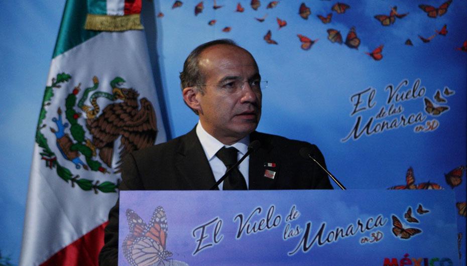 Asiste Felipe Calderón a la premiere de “El Vuelo de las Monarca”