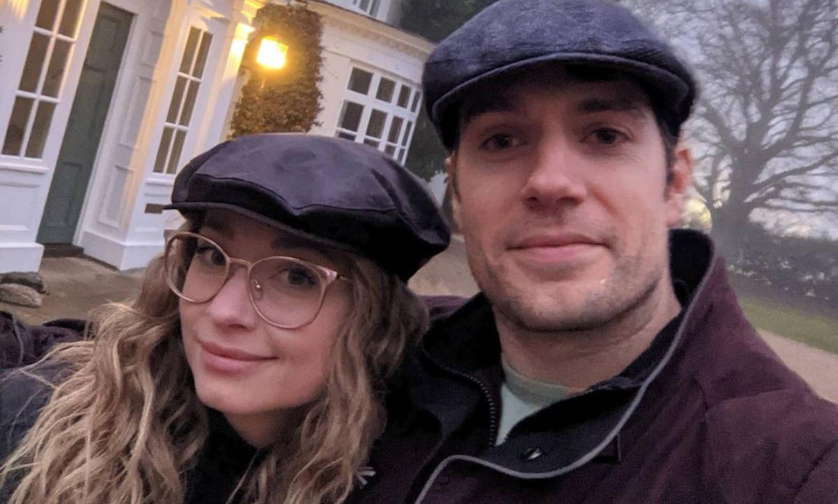 Sus opiniones sobre mi vida personal están fuera de lugar: *Henry Cavill pide parar acoso en redes a su novia*