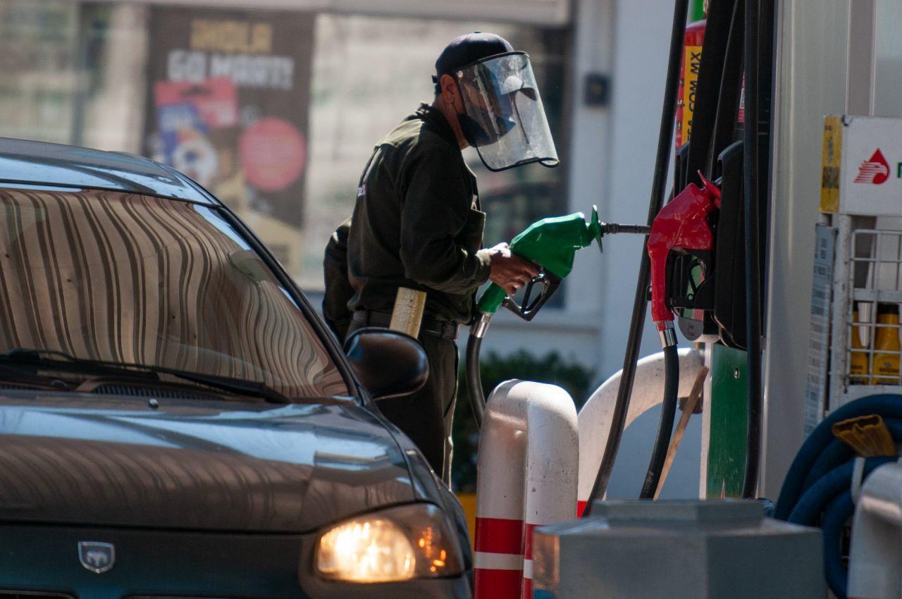Hay escasez de gasolina en la frontera norte de México: Hacienda