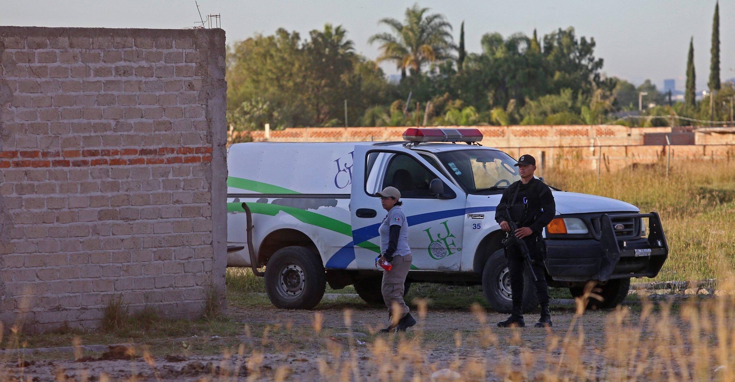 Hallan los restos de 29 personas en fosa clandestina de Tlajomulco, Jalisco