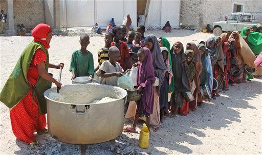 Autoriza Calderón enviar 1 mdd para combate a la hambruna en África