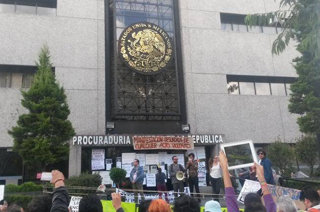 La marcha para exigir la liberación de los presos por el #20NovMX, en fotografías