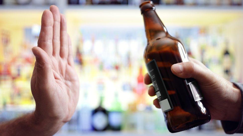 El impresionante impacto en nuestra salud de un mes sin alcohol