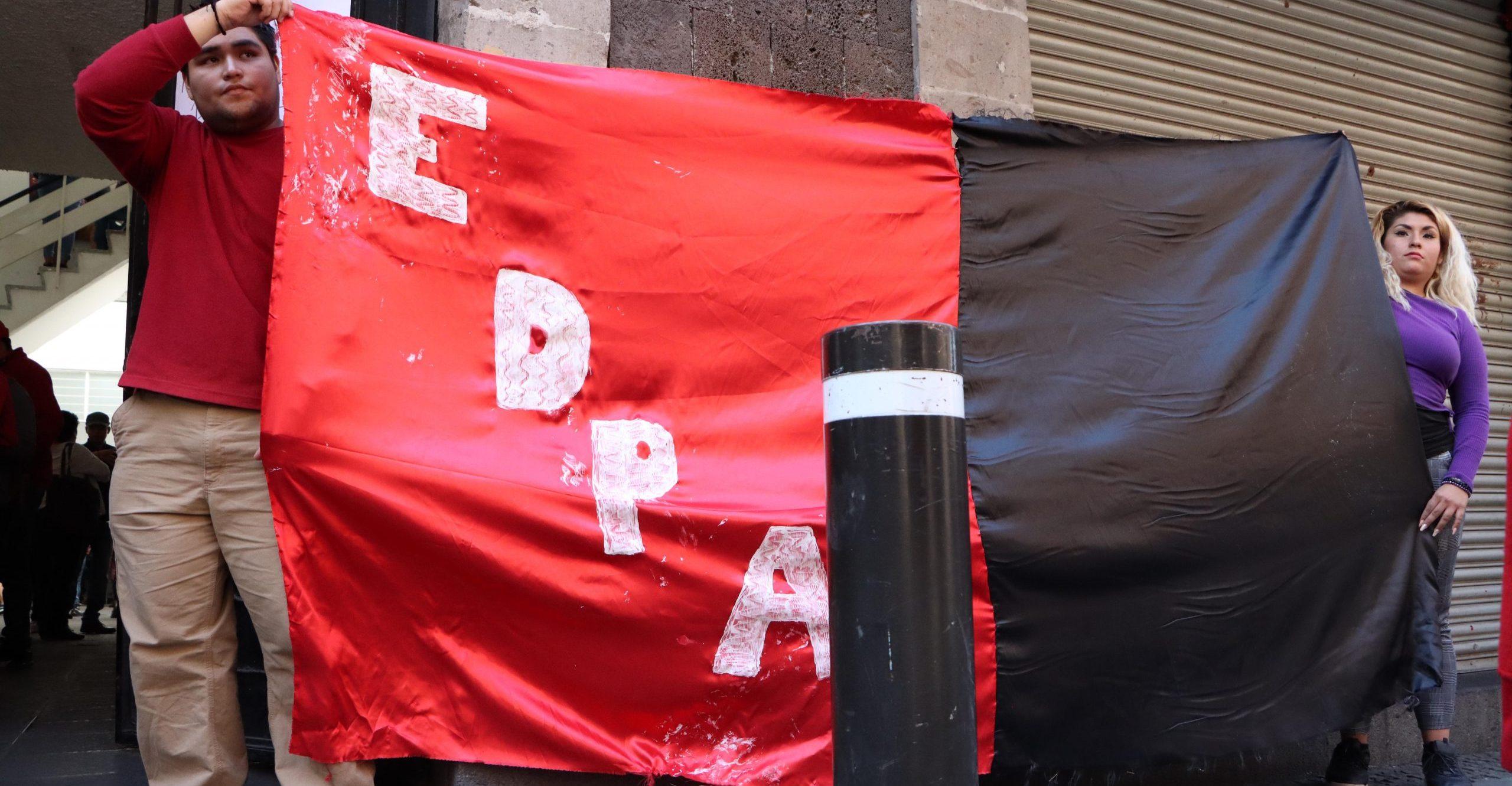 Directora de Universidades del Bienestar exhibe a estudiantes en paro y exige entrega de instalaciones