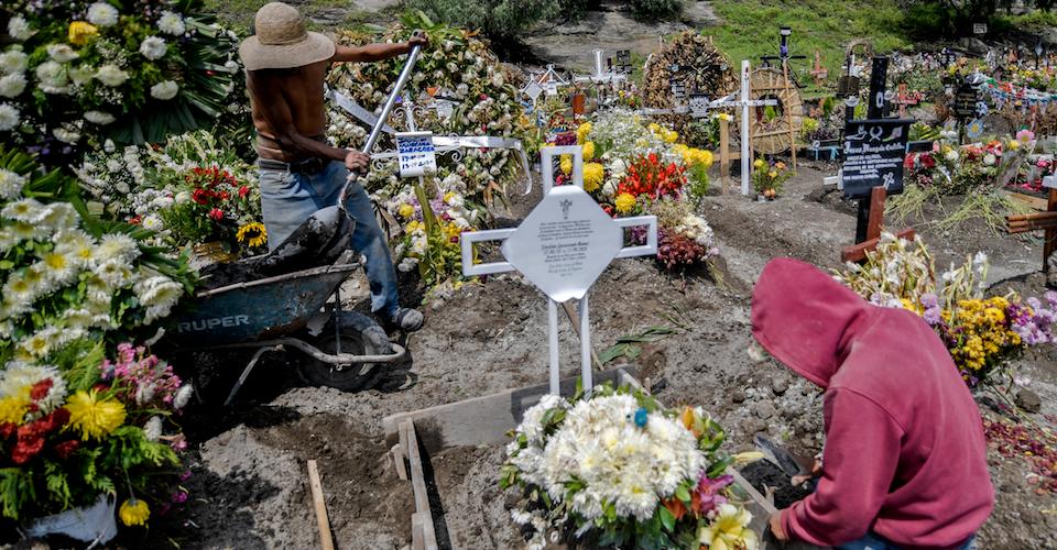 Salud confirma 357 muertes más por COVID; estima reducción del 15% en casos