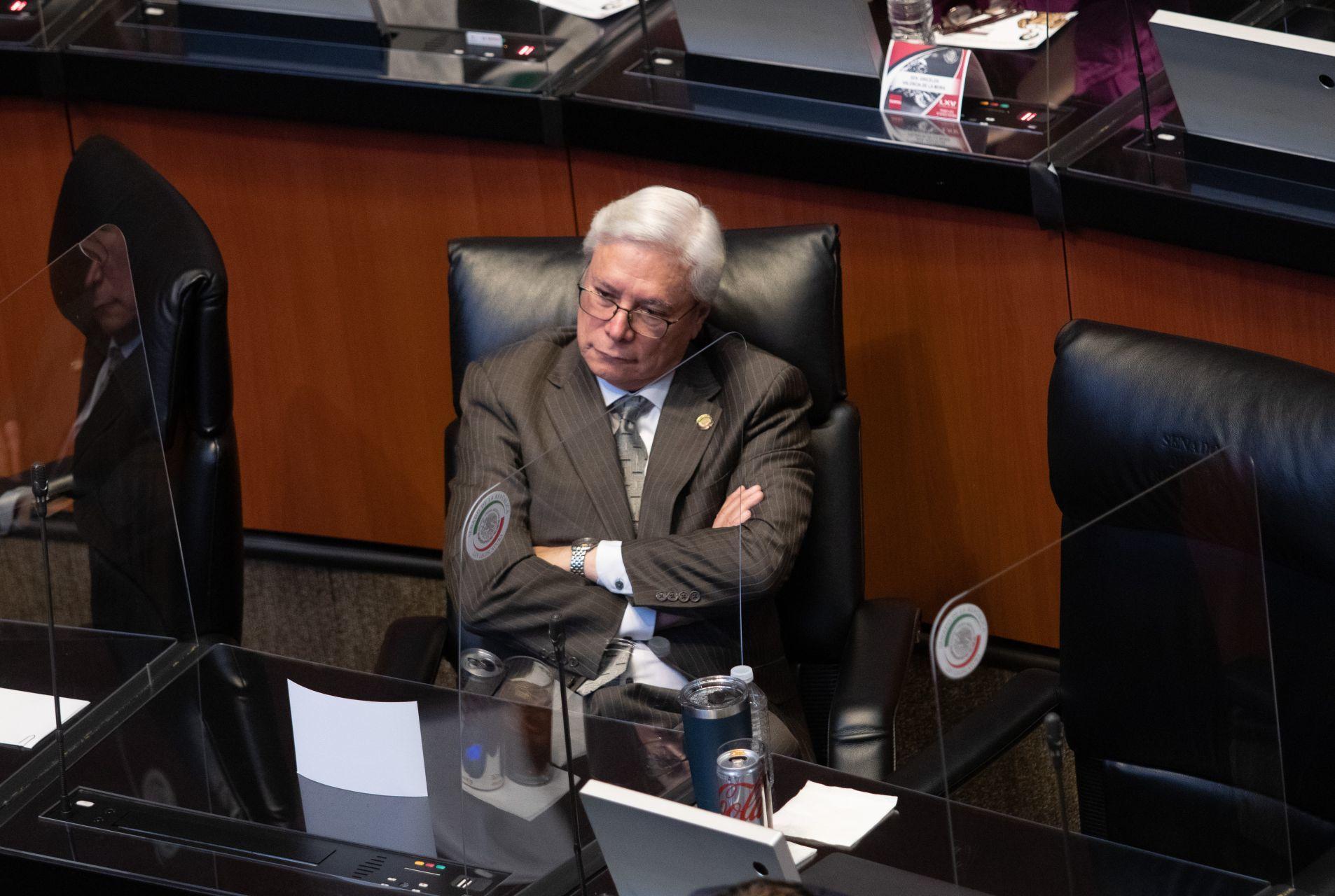 Jaime Bonilla se presenta a sesión en el Congreso; TEPJF resolvió que no puede regresar a su cargo como senador