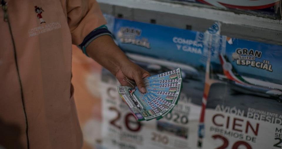 Gobierno dio 2 mil mdp a Lotenal para rifa del avión por ser ‘política prioritaria’  