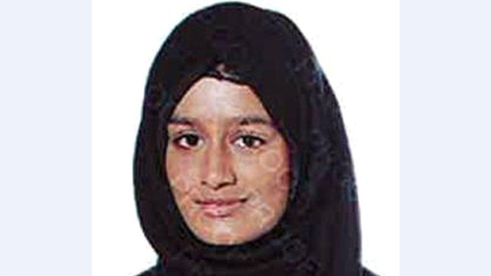 Shamima Begum, la joven británica que se unió a Estado Islámico y busca regresar a Inglaterra, “dio a luz”