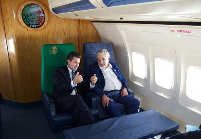 EPN da “aventón” en el avión presidencial al presidente de Uruguay