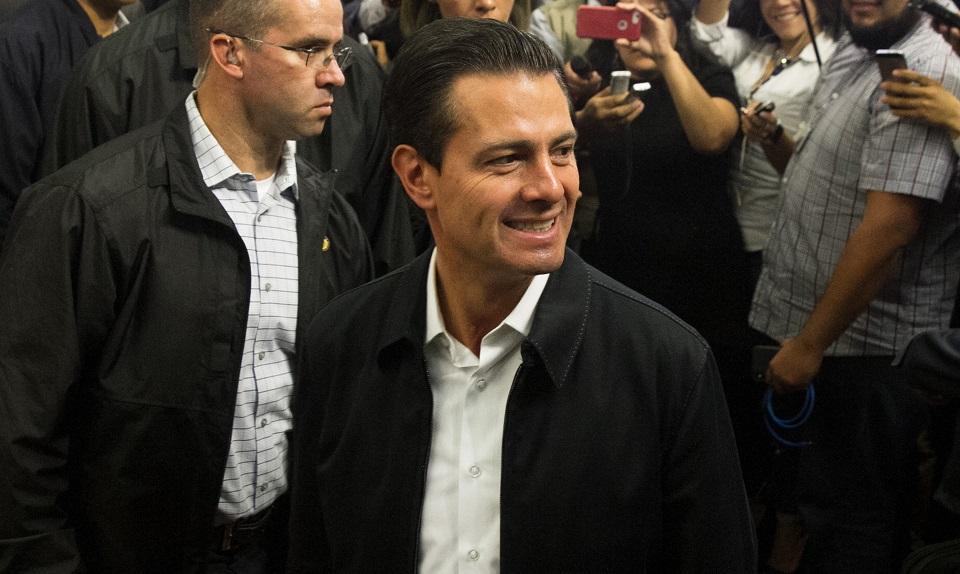 EPN viaja y aparece en notas de sociales mientras excolaboradores son acusados por diferentes delitos