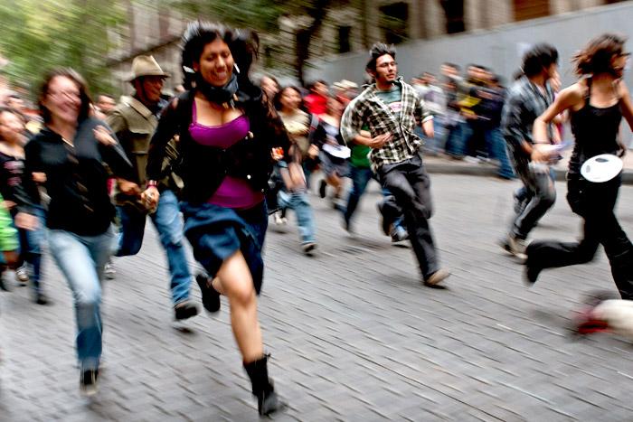 AMLO promete a los jóvenes  beca de “4.5 dólares” diarios