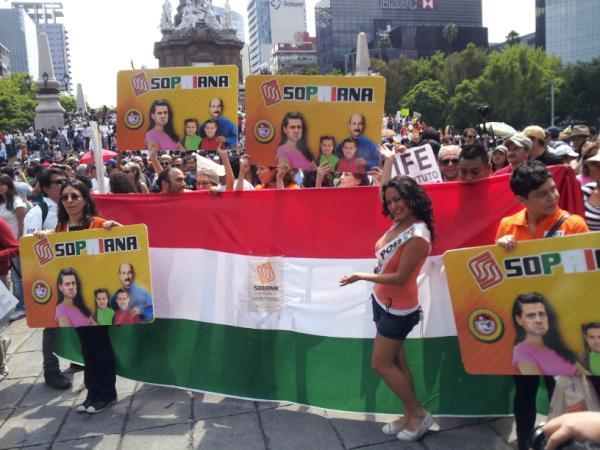 Participan miles en ‘Marcha contra la imposición’