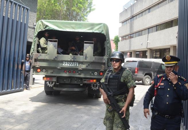 Hija de los Abarca declara y abandona la SEIDO