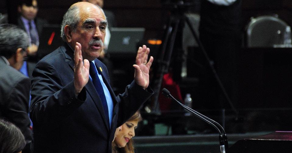 Morena propone eliminar el fuero, pero establece inmunidad para funcionarios