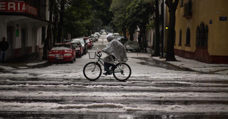 Inicia mayo con alerta amarilla por lluvias en 11 delegaciones de la CDMX