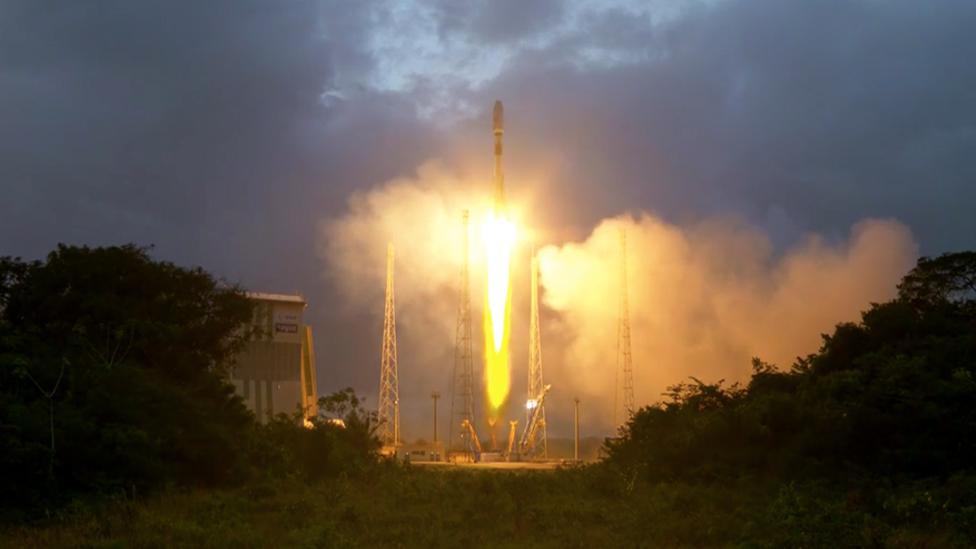 “Megaconstelaciones de satélites” de OneWeb: el multimillonario proyecto para conectar todos los rincones del mundo a internet