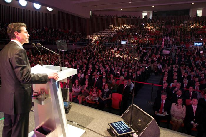 Muchos, incluido Calderón, usan telepromter: Videgaray