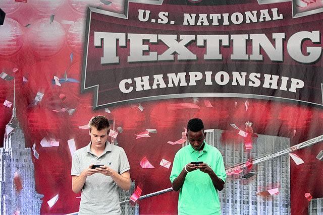 Gana US$50.000 por escribir rápido un mensaje de texto