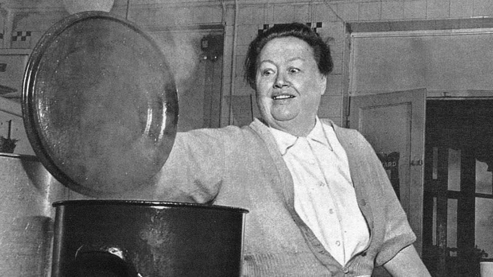 Eugénie Brazier, la primera chef mujer con tres estrellas Michelin que Google homenajeó con un doodle