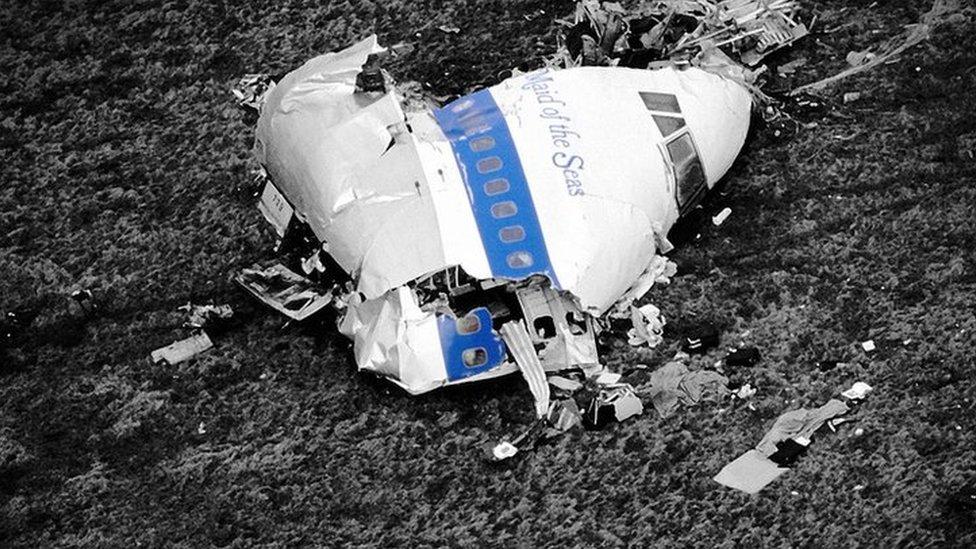 “De repente el cielo se volvió naranja”: cómo fue el atentado del vuelo Pan Am 103 que mató a 270 personas en Lockerbie hace 30 años