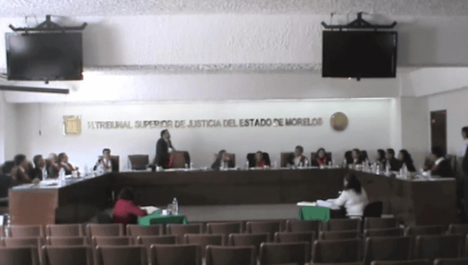 Magistrado morelense resuelve a golpes sus diferencias