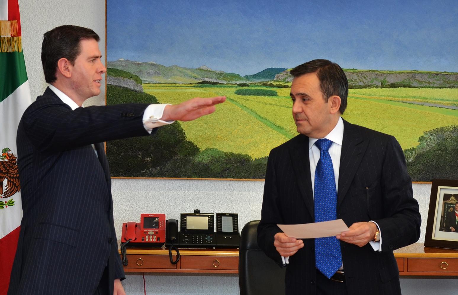 Toma posesión Alfredo Castillo como nuevo titular de la Profeco