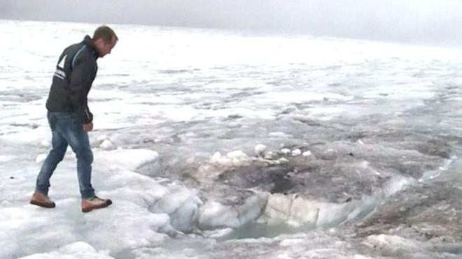 Movimiento de glaciar revela cuerpos de una pareja desaparecida hace 75 años en Suiza