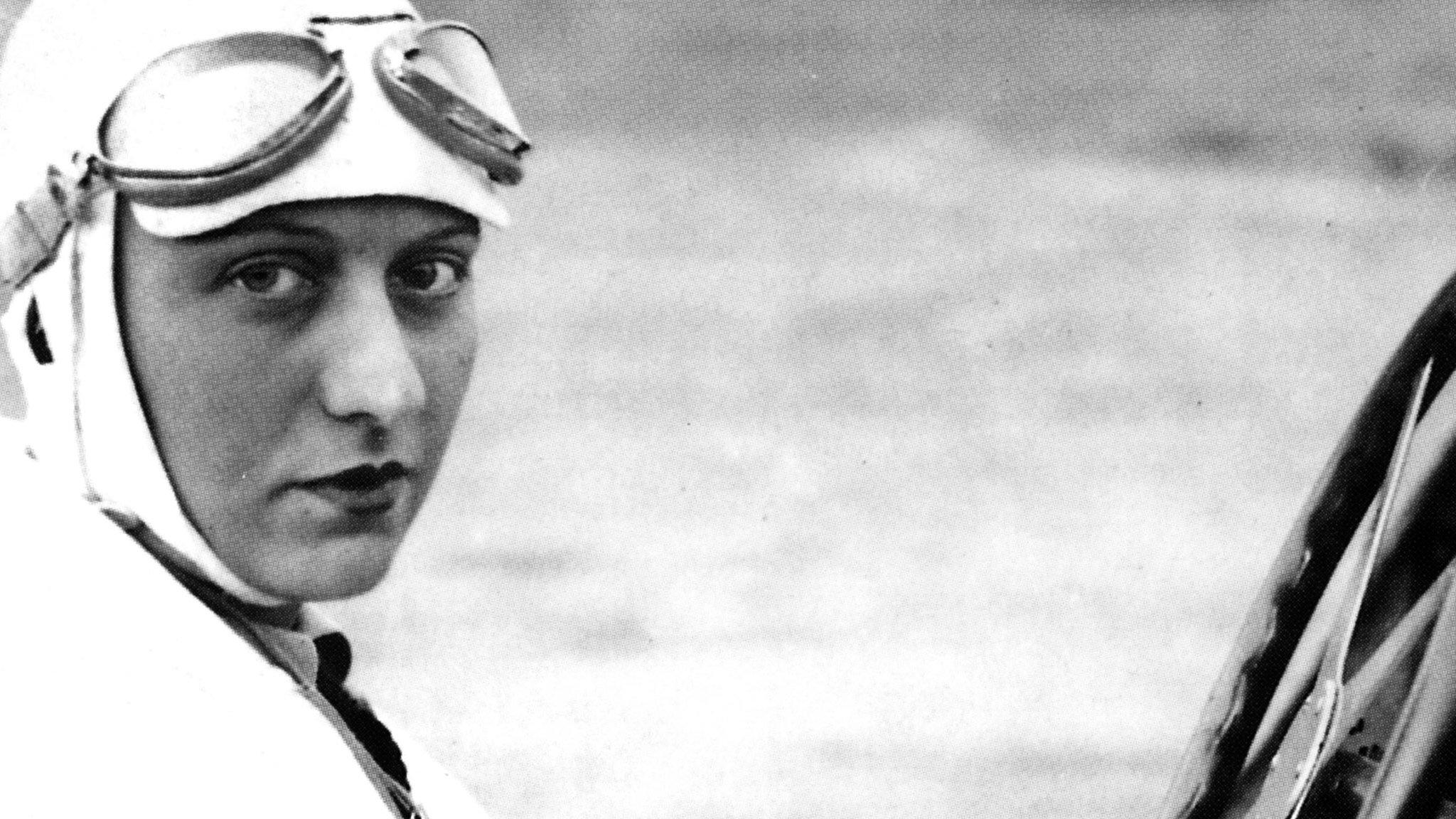 La fascinante vida de Helle Nice, la mujer que pasó de ser stripper a convertirse en la primera en ganar un Gran Premio de automovilismo