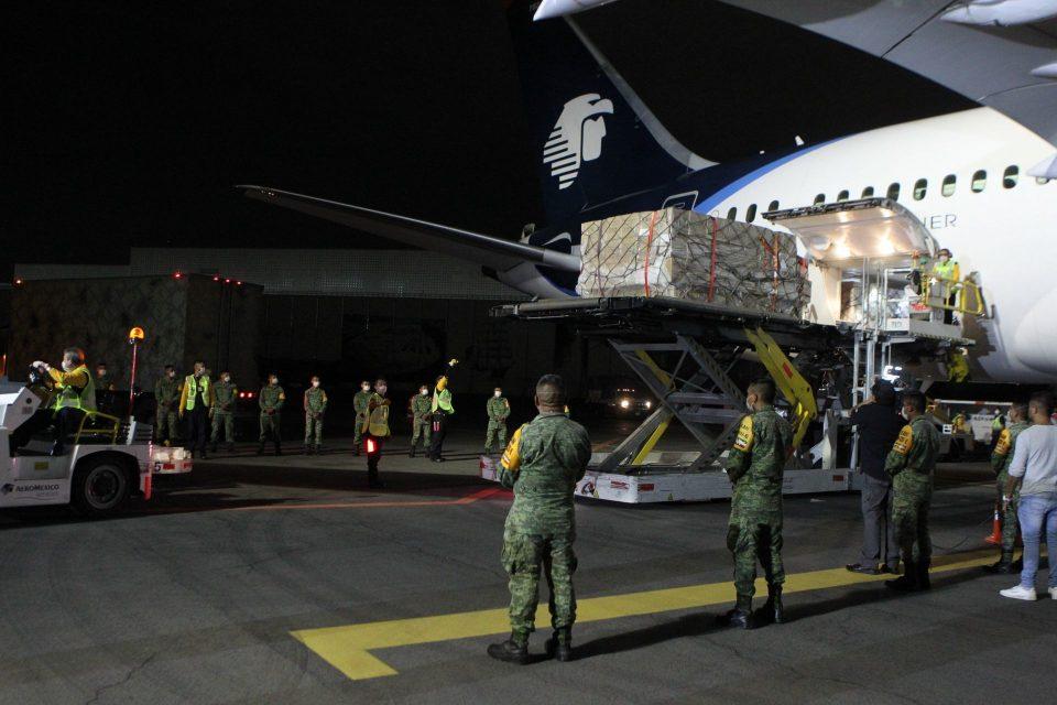 México compra a China equipo para atender pacientes con COVID-19; invierte 56 mdd