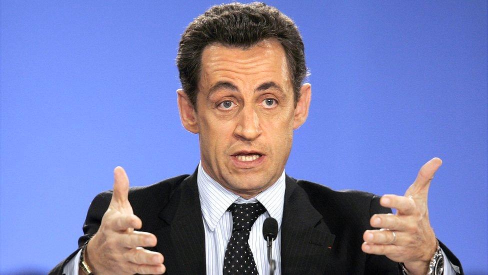 La policía detiene al expresidente de Francia Nicolás Sarkozy en investigación sobre financiamiento ilegal de su campaña