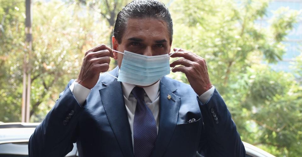 AMLO justifica altercado de Aureoles con manifestante en Aguililla, Michoacán
