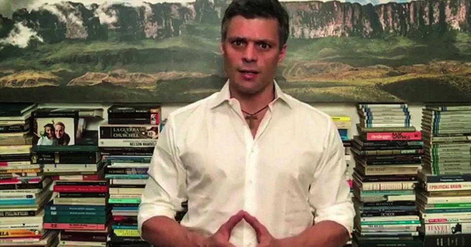 Opositor Leopoldo López es trasladado a su casa, para estar de nuevo en prisión domiciliaria