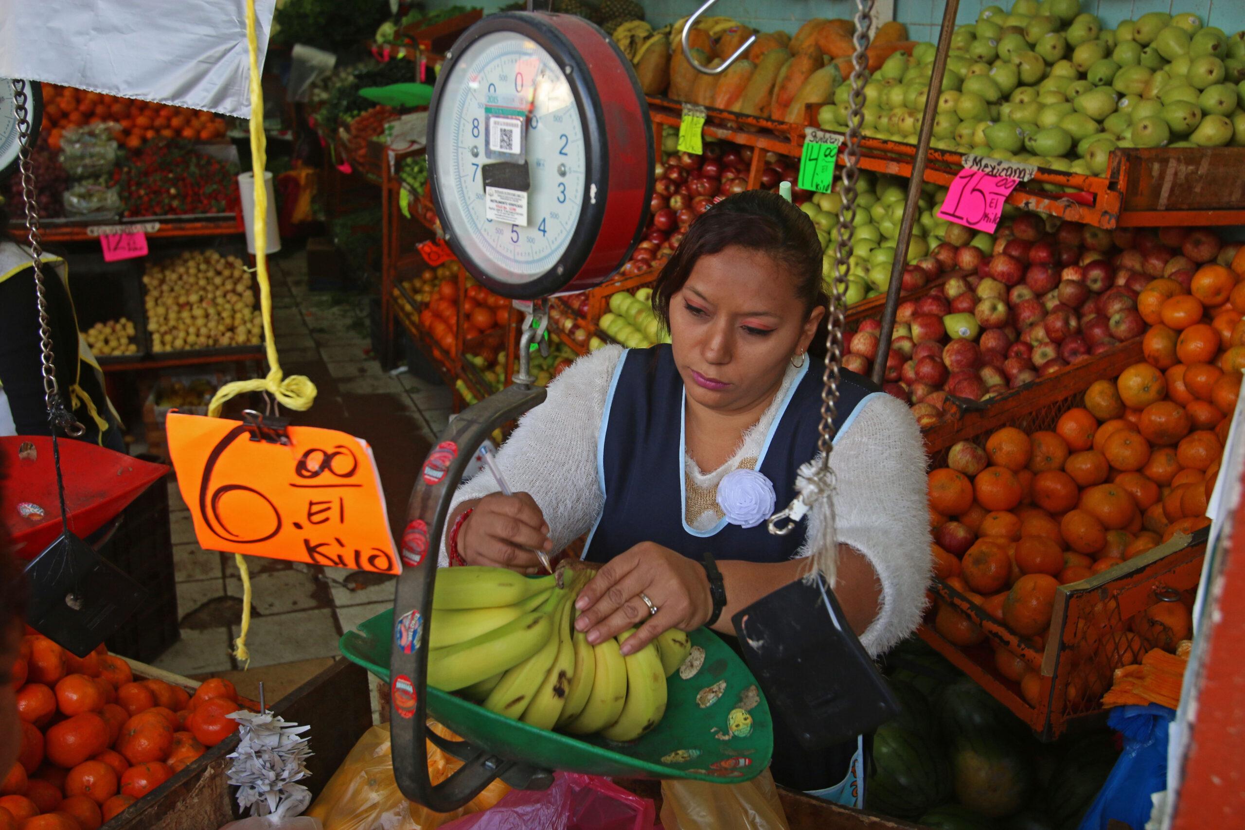 El FMI, sin buenos pronósticos para México: recorta el crecimiento de 2.6 a 2.4%