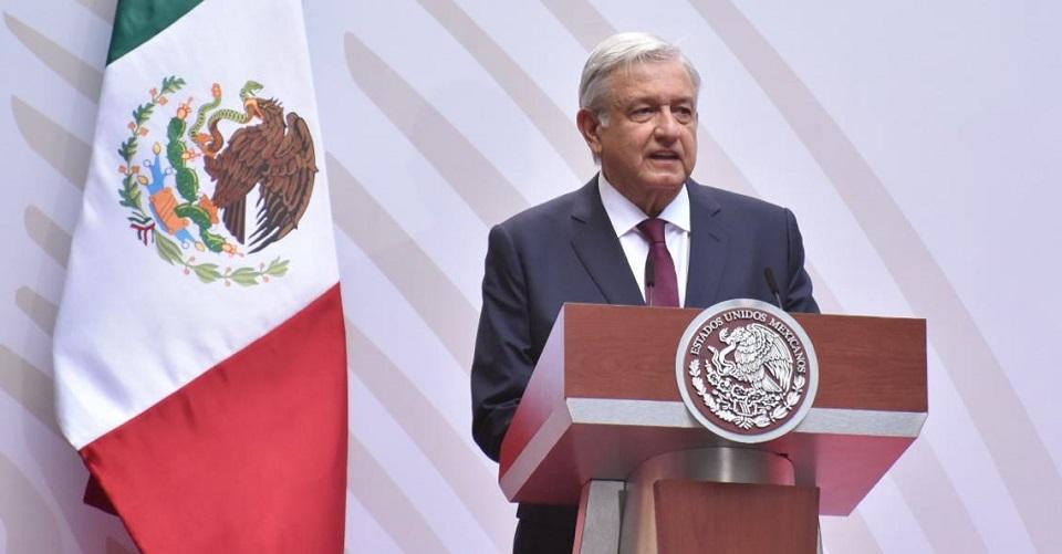 Programas sociales y bajar sueldos a altos funcionarios, plan de AMLO ante crisis; no habrá apoyo fiscal a empresas