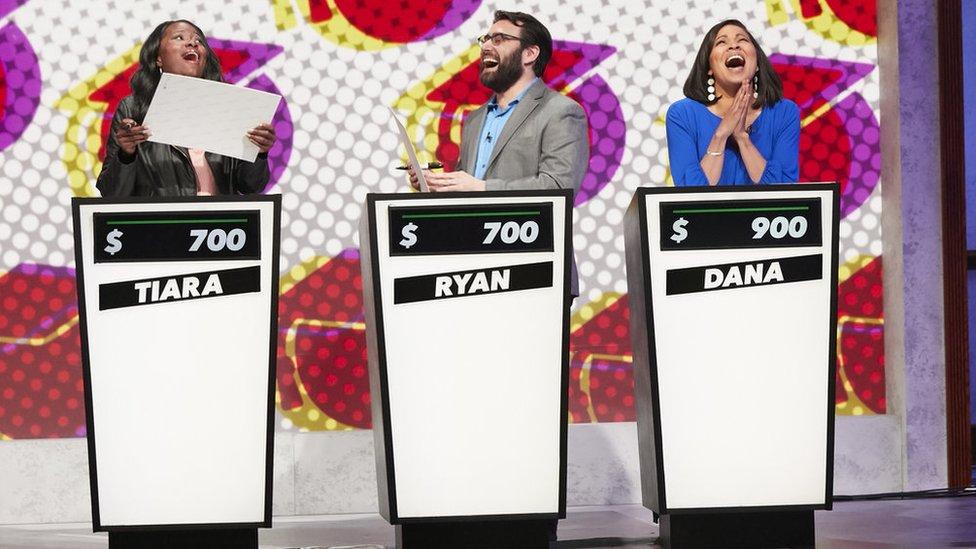 “Una respuesta absurda a un problema absurdo”: el reality show que paga la deuda estudiantil a jóvenes de EE.UU. como premio