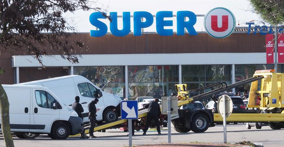 Nuevo atentado terrorista deja tres muertos en Francia; Estado Islámico se atribuye el ataque