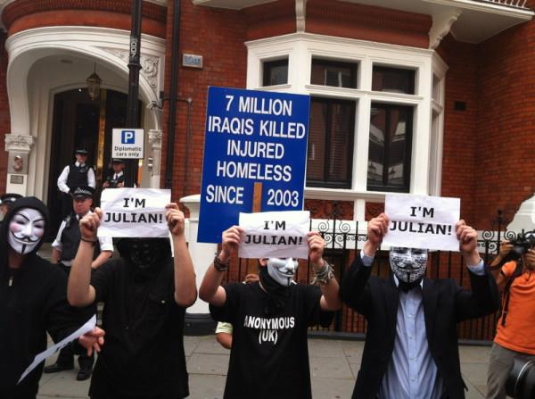 Ecuador concede asilo a Assange; <br>Gran Bretaña no descarta arrestarlo