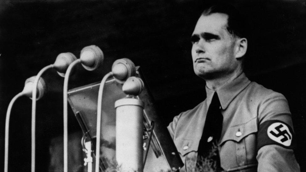 Cómo acabaron con la teoría de la conspiración sobre el nazi Rudolf Hess y su supuesto doble en la prisión de Spandau